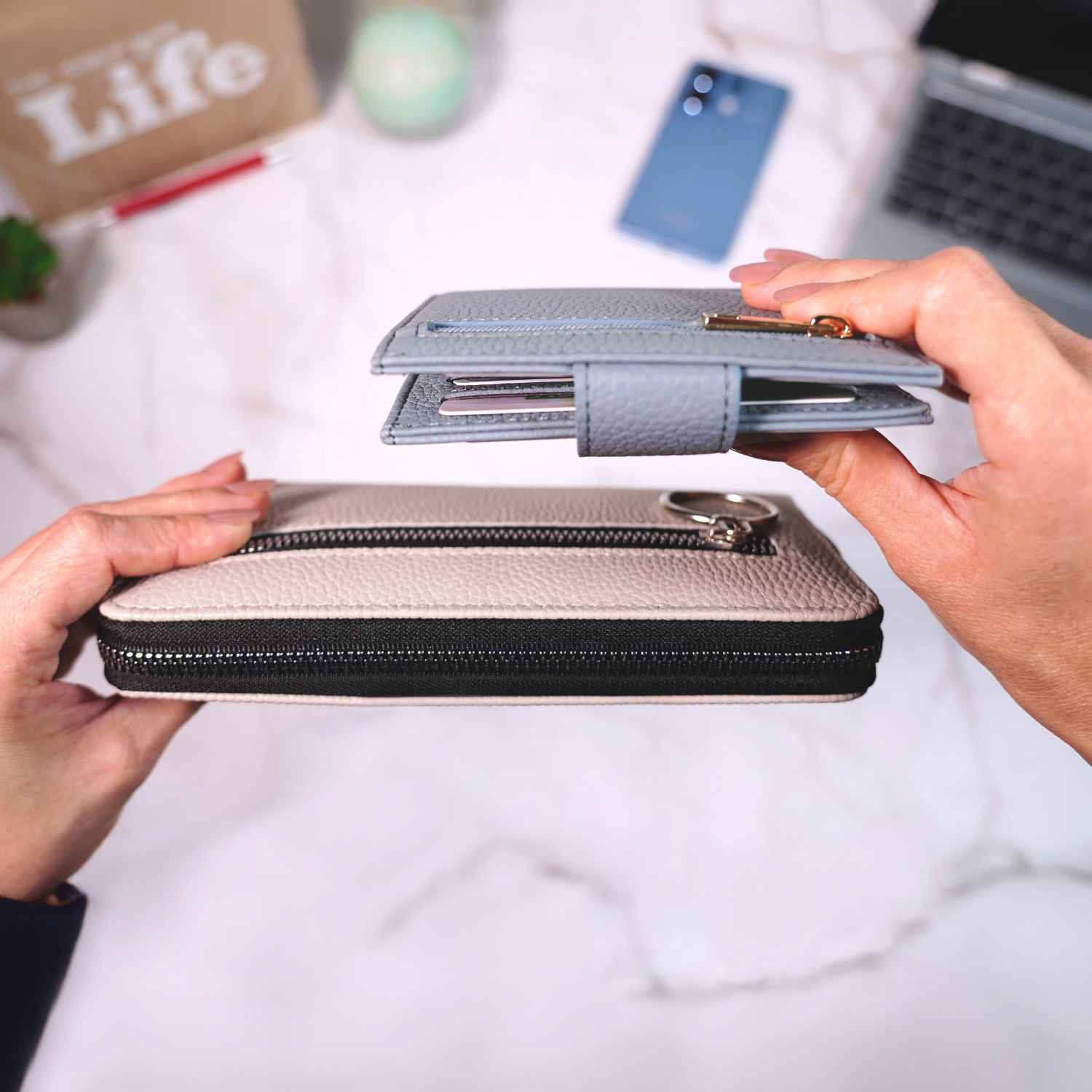 Women's AirTag Wallet Deluxe Smart VN300 - Image 17