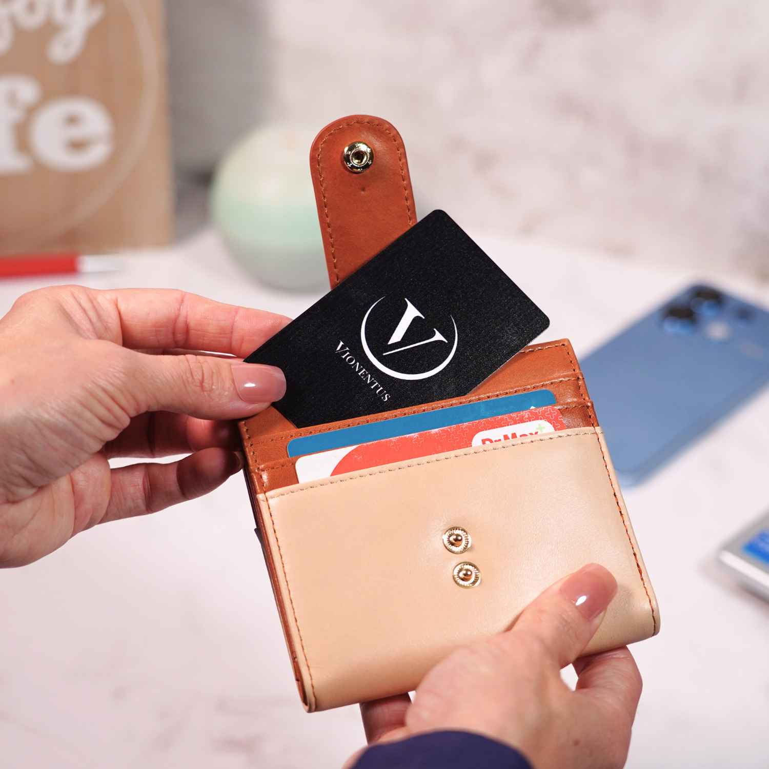 Women's AirTag Wallet Deluxe Smart VN300 - Image 25