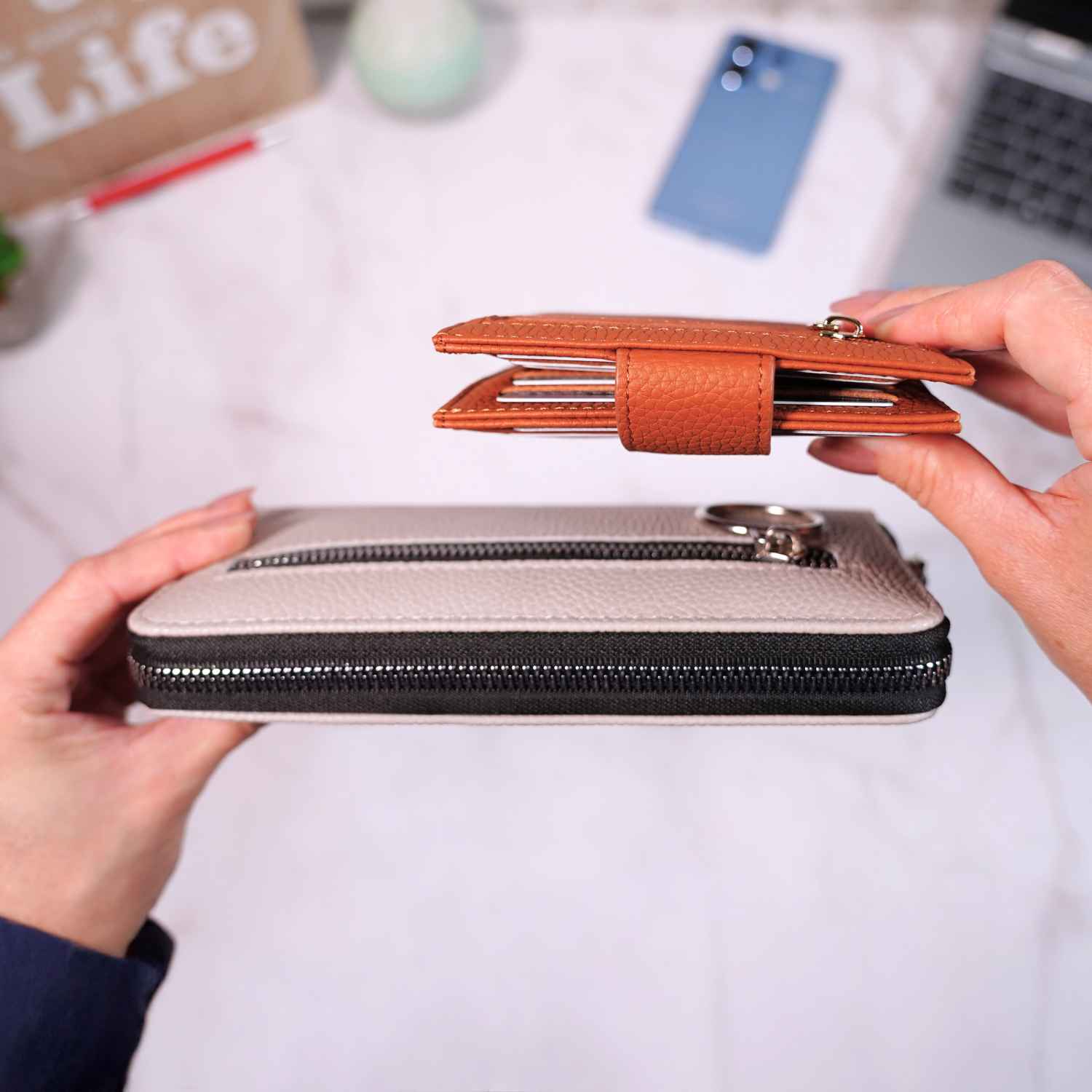 Women's AirTag Wallet Deluxe Smart VN300 - Image 29